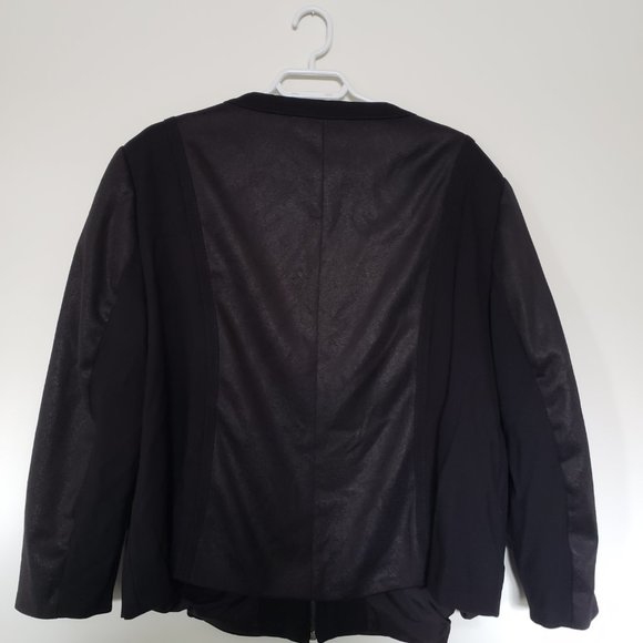 Laura Black Blazer - Picture 2 of 2